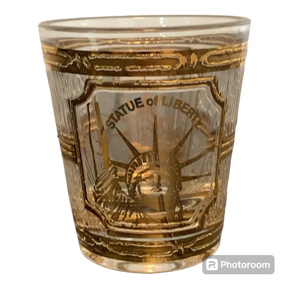 Vintage Culver 22KT Gold statue of liberty souvenir shot Glass. - Picture 1 of 7